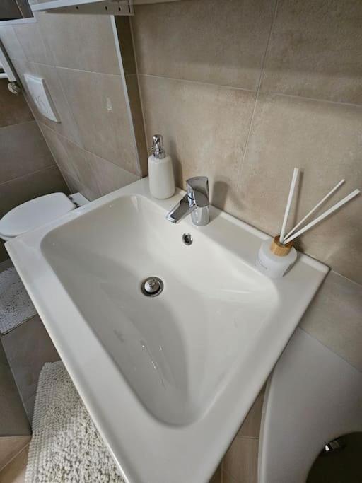 Affordable Suite In Vienna'S Hotpoint المظهر الخارجي الصورة